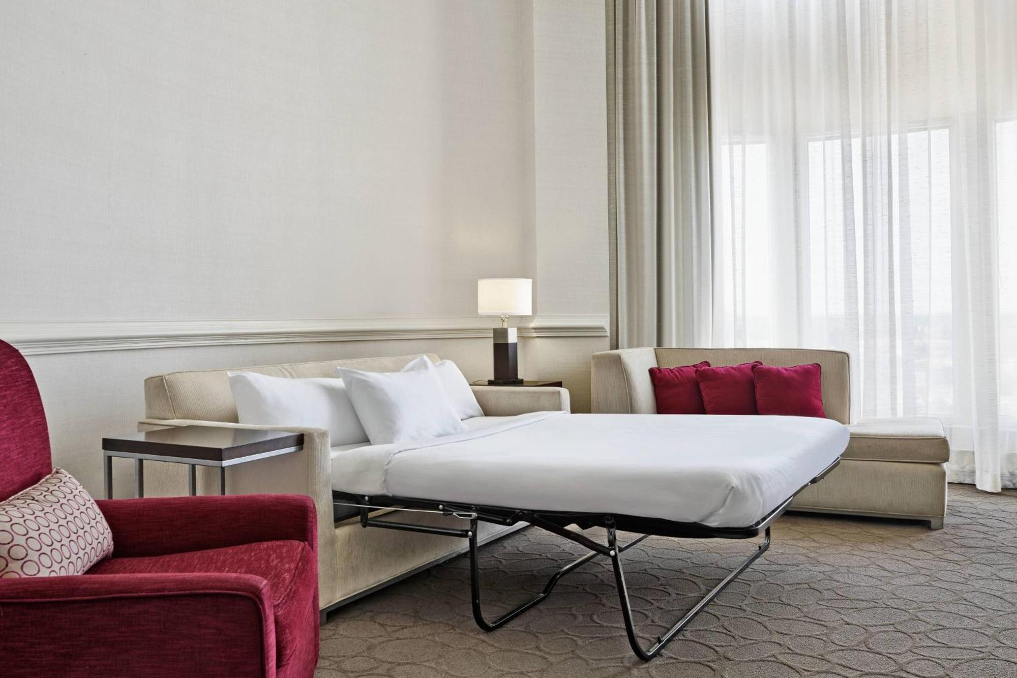 Delta Hotels By Marriott Edmonton South Conference Centre Extérieur photo