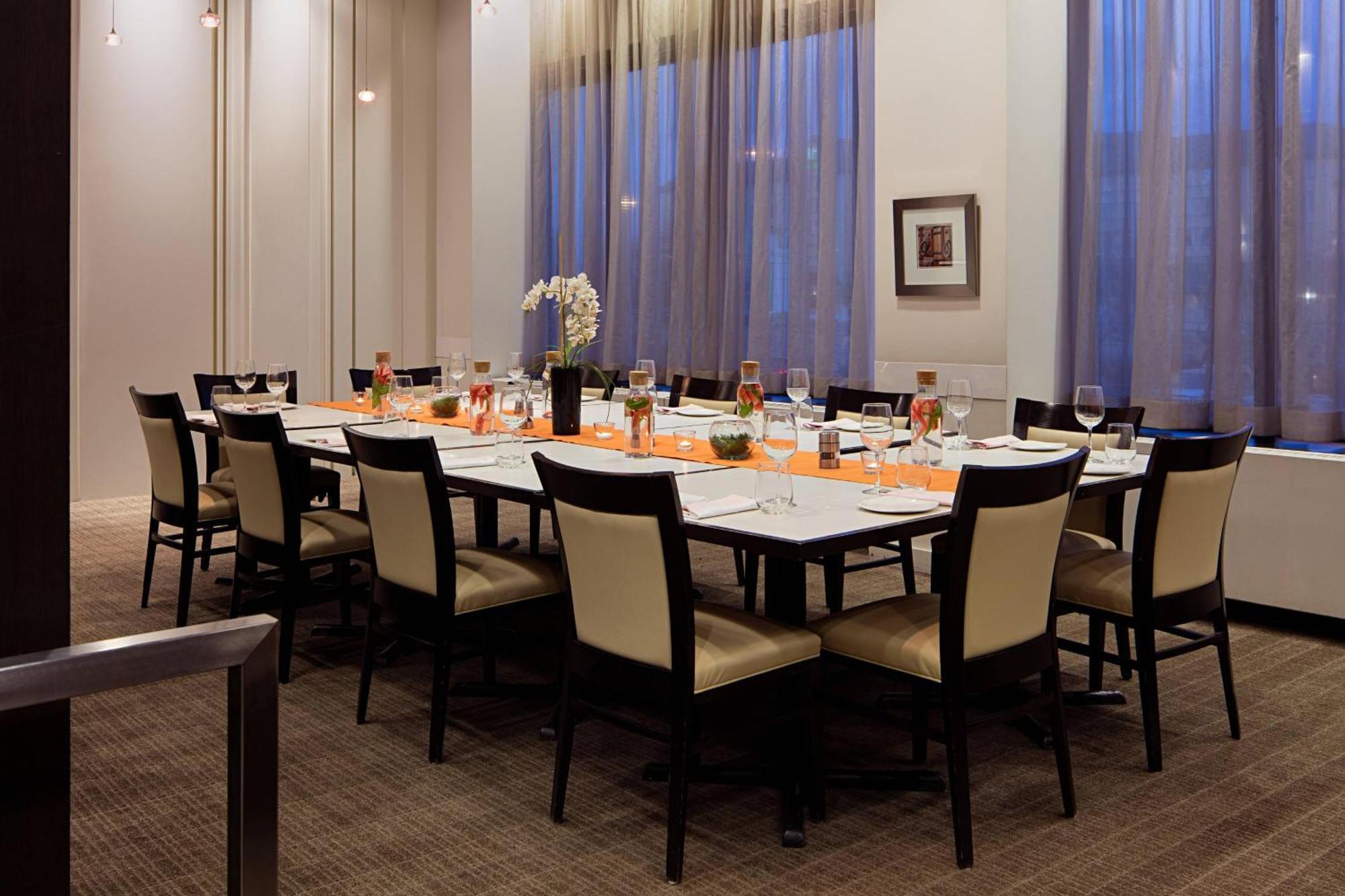 Delta Hotels By Marriott Edmonton South Conference Centre Extérieur photo