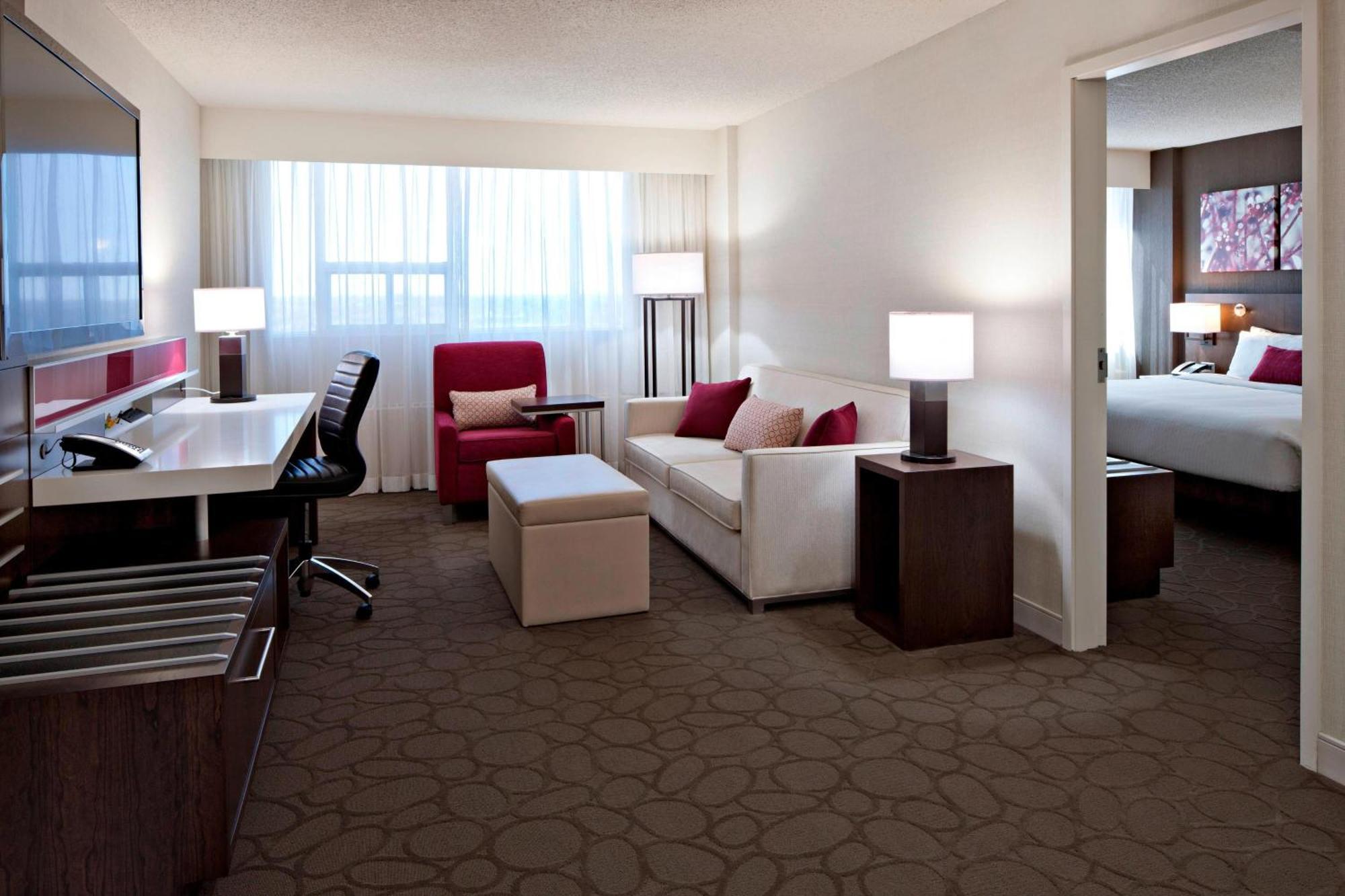 Delta Hotels By Marriott Edmonton South Conference Centre Extérieur photo