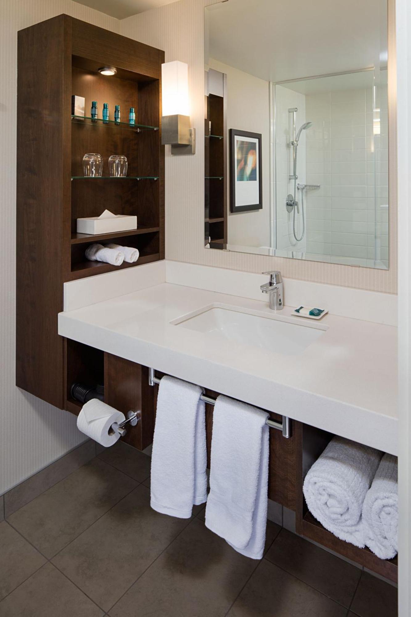 Delta Hotels By Marriott Edmonton South Conference Centre Extérieur photo