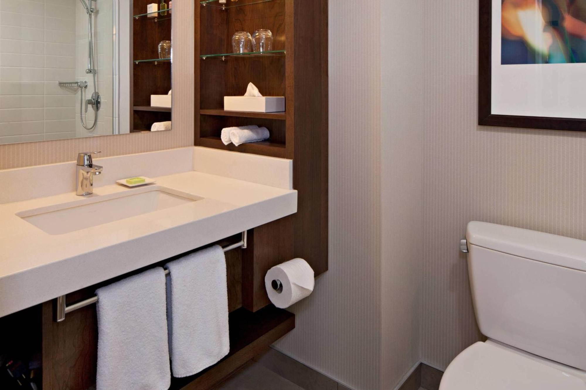 Delta Hotels By Marriott Edmonton South Conference Centre Extérieur photo