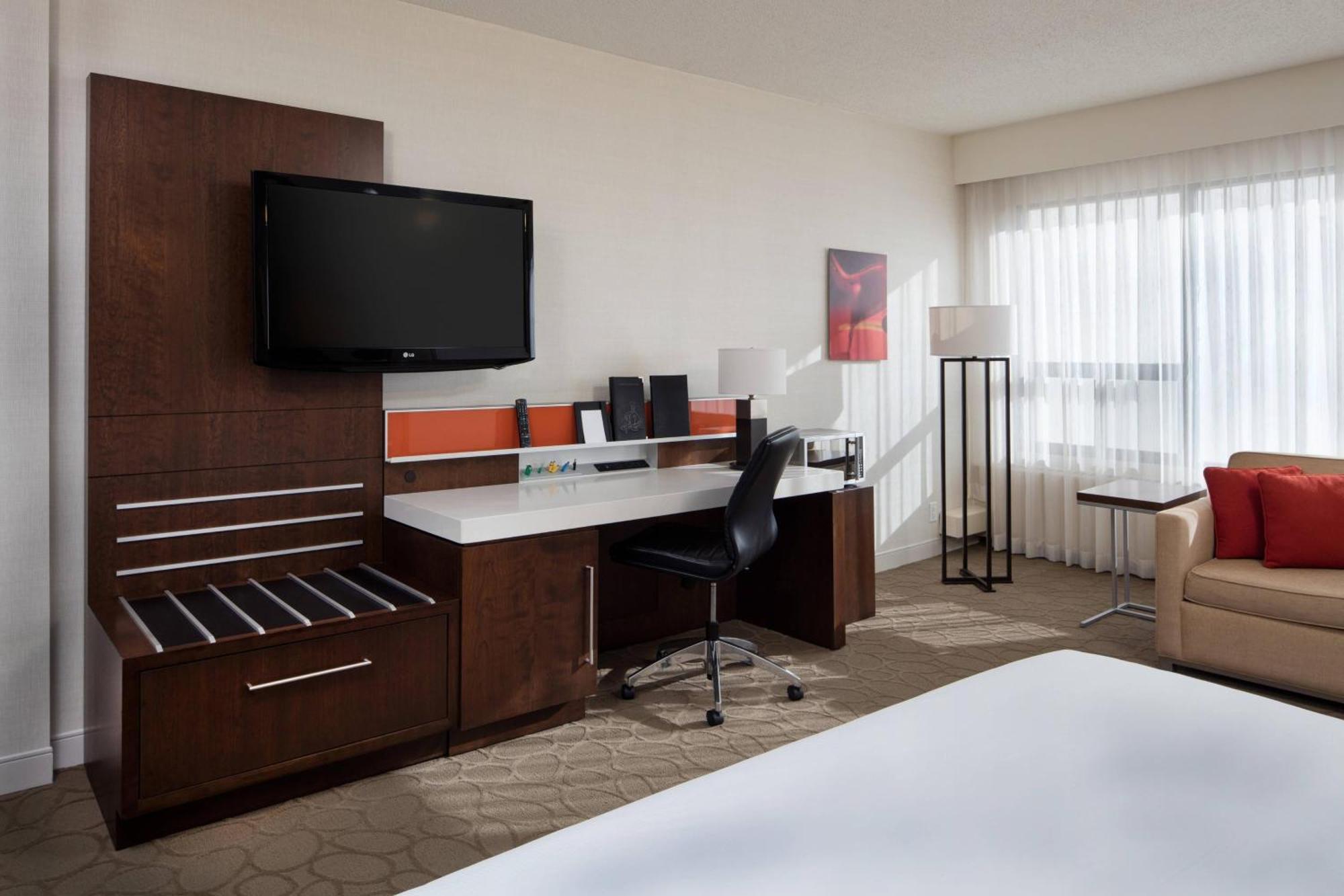 Delta Hotels By Marriott Edmonton South Conference Centre Extérieur photo