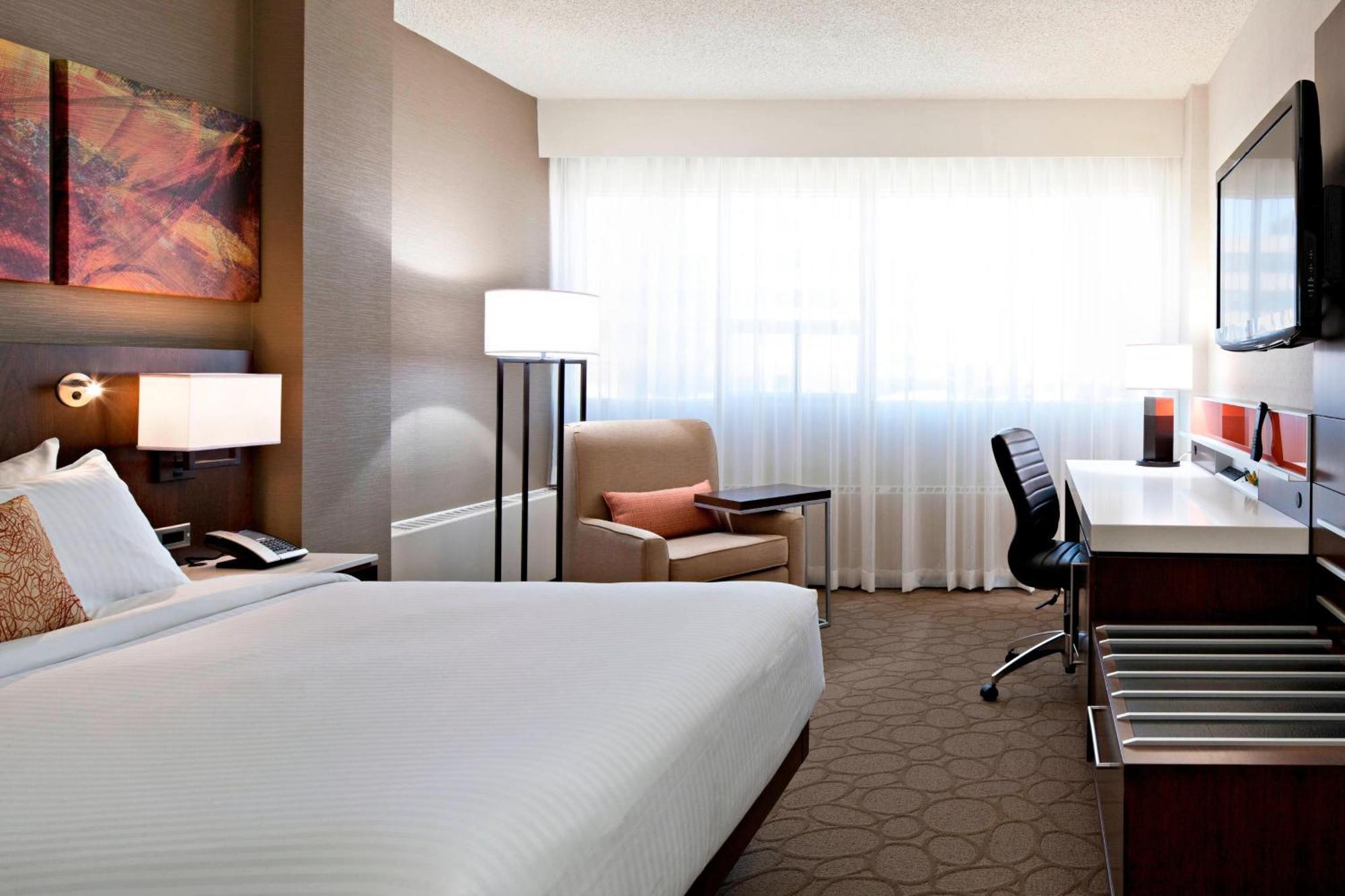 Delta Hotels By Marriott Edmonton South Conference Centre Extérieur photo