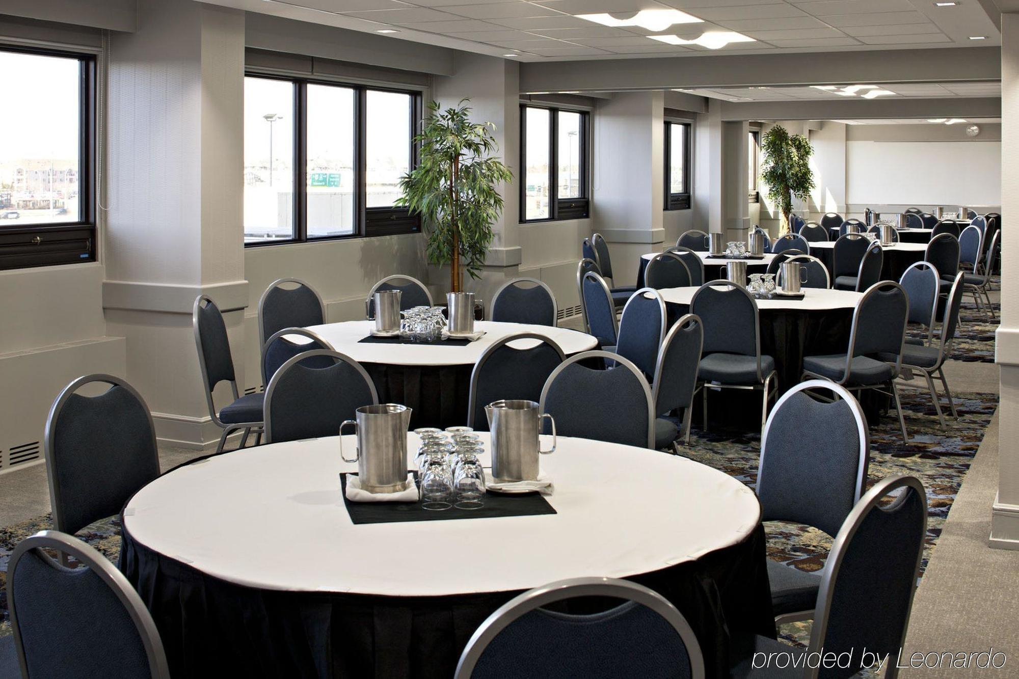 Delta Hotels By Marriott Edmonton South Conference Centre Extérieur photo